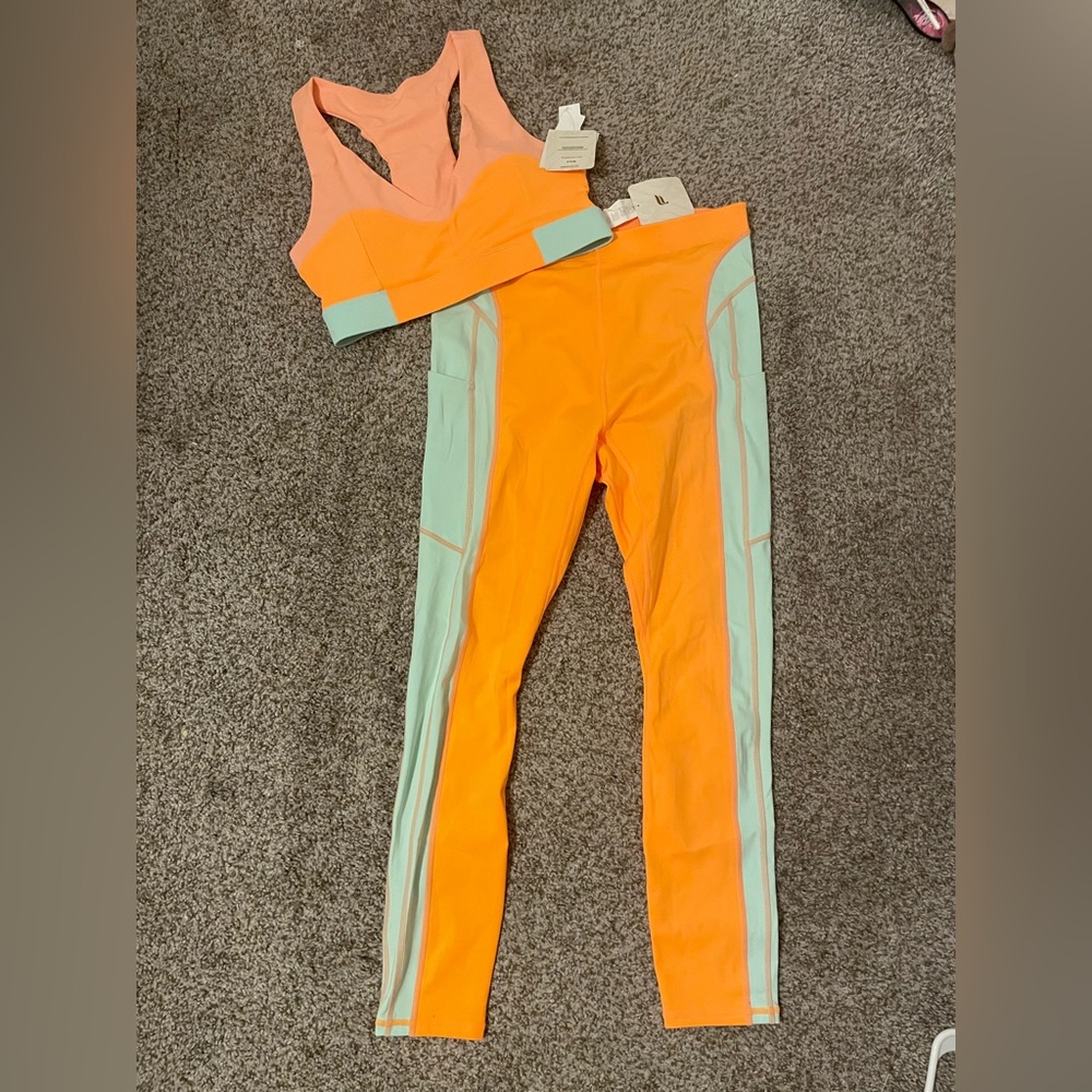Fabletics leggings and sports bra NWT